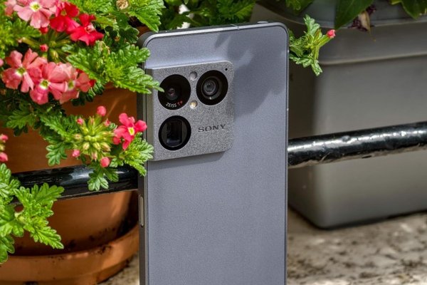 Sonys Xperia 1 VIII is still a phone for the fans