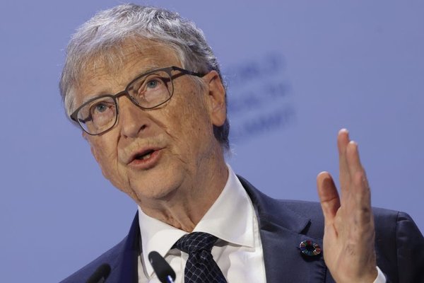 Bill Gates, Amazons CTO, and other tech leaders share their predictions for 2025
