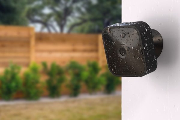 Revolutionary new power tech can transmit electricity through glass to your outdoor devices