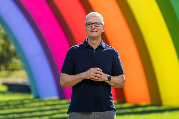 Apple signs the White Houses commitment to AI safety 