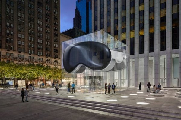 How Steve Jobs changed the face of retail with the Apple Store