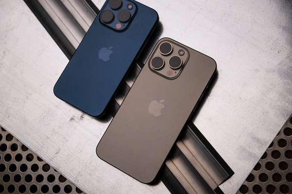 Apple says no to PC emulators on iOS