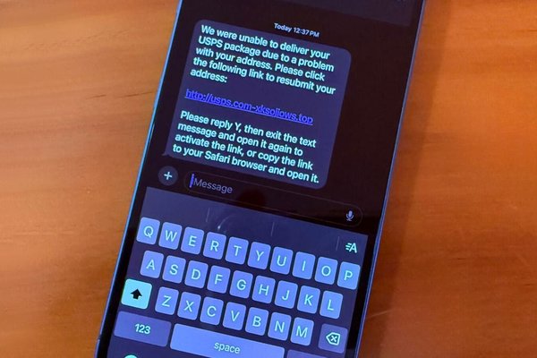 How scammers are tricking Apple iMessage users into disabling phishing protection