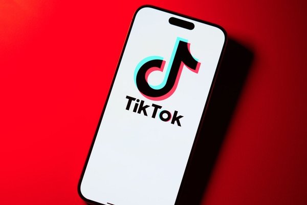 eBay Sellers Cash In on Used Phones With TikTok Pre-Installed