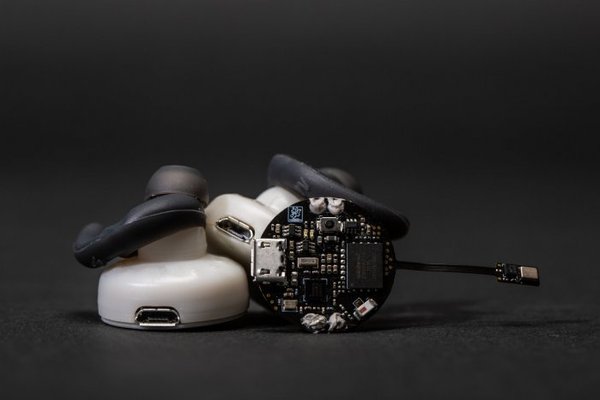 First wireless earbuds that clear up calls using deep learning