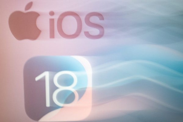 Apples new iOS 18 update on the Photos app has some users complaining. Heres how to fix it.