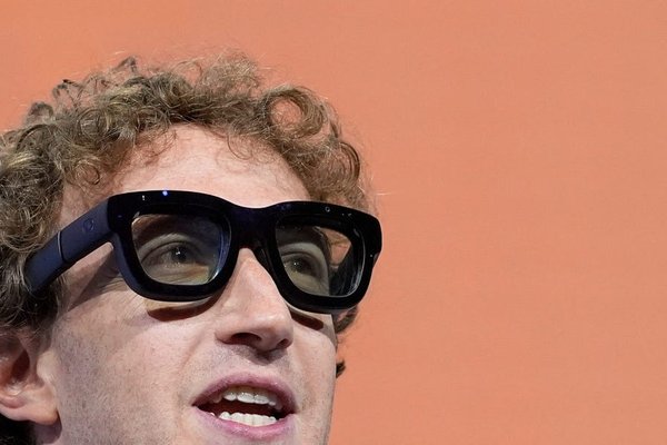 Mark Zuckerberg should forget the Quest: Metas Orion is the real game changer, tech analysts say