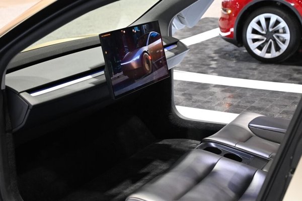 Whats the Difference Between Teslas Cybercab and Robotaxi?
