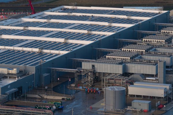 Do Data Centers Pollute Local Groundwater?