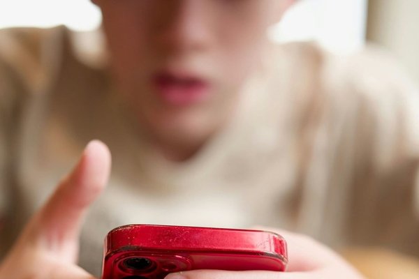 Europe plans a wide social media ban for children
