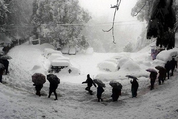 Kashmir Valley receives thickest snowfall in 25 years Kashmir Valley receives thickest snowfall in 25 years