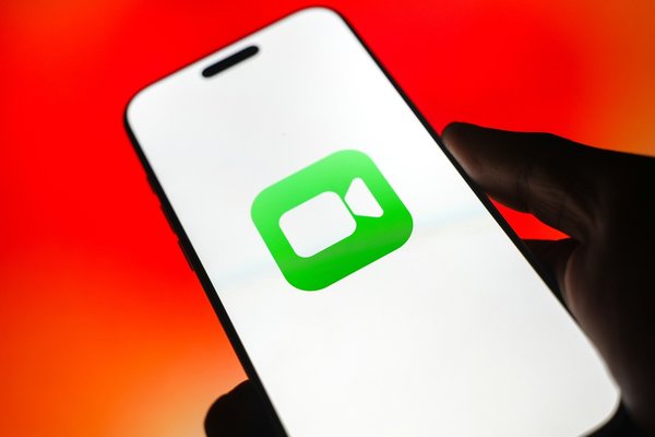 What Does The F Button Do On FaceTime?