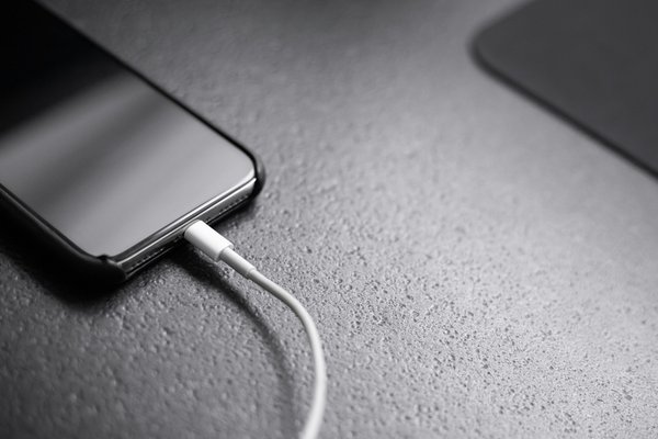 Why are there so many fast charging standards, and whats the difference between them?