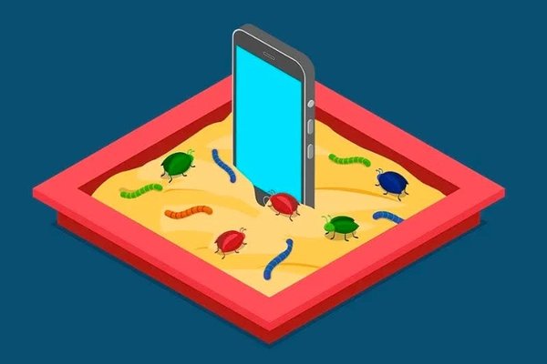 Which operating system was targeted by the first ever mobile phone virus?