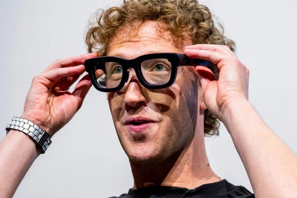 Mark Zuckerberg Foresees the Decline of Smartphones and Envisions the Future of Connectivity