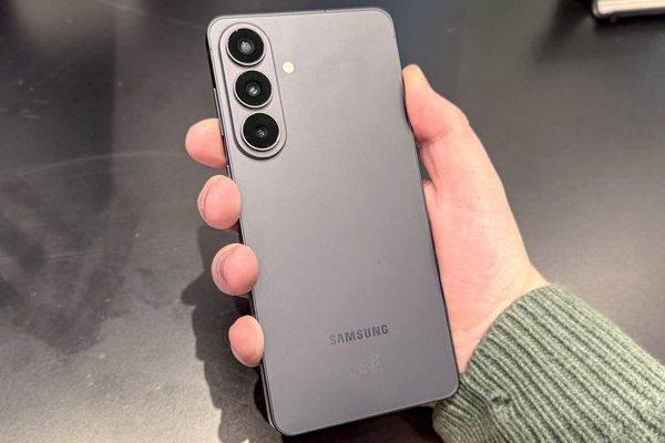  Samsung could let users build their own Galaxy phone apps with AI  heres why that matters 