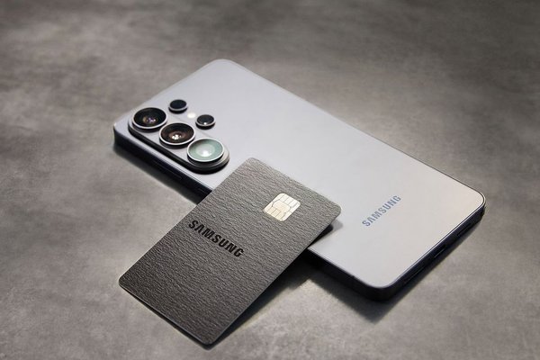 The Galaxy Card Is Samsungs Answer to the Apple Card