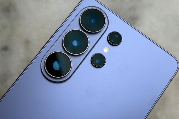 Galaxy S27 leak suggests Samsung could reuse the same cameras yet again