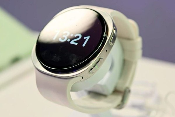 Galaxy Watch 9 brings a new chip, bigger batteries, One UI 9 Watch, and a $30 price hike