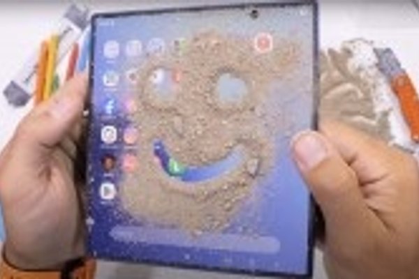 Galaxy Z Fold7 withstands intense durability testssurprising resilience!