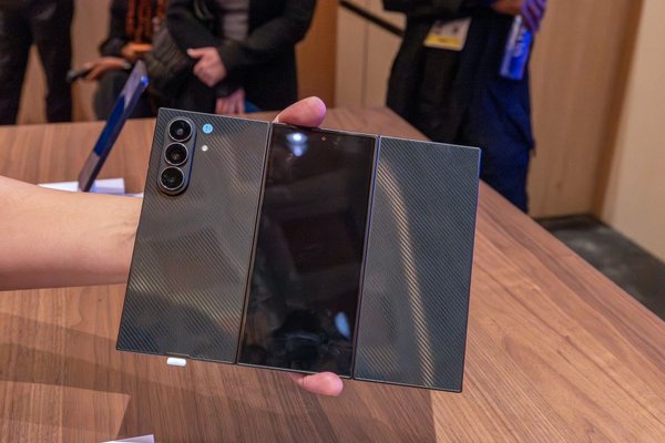 Samsung could fast-track Galaxy Z TriFold 2 to compete with iPhone Duo