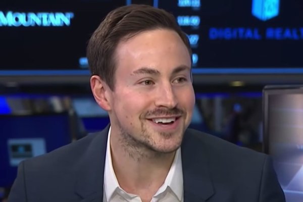 GameStops CEO just sacrificed a $35 billion pay package. Heres how it could impact his effort to buy eBay 