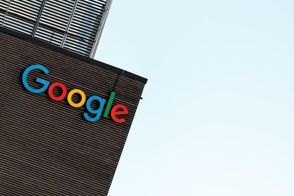Gemini 3 Now Googles Default for AI Overviews, Boosting Summaries