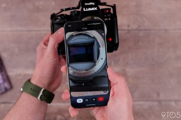 Google Expands Gemini Live Camera & Screen Sharing to More iPhone Users