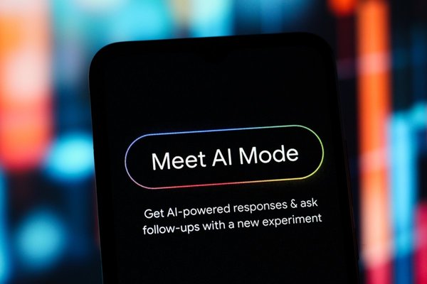Googles AI Mode can now track flight prices, help book hotels, and more