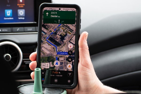 Whats The Difference Between Google Maps And Google Earth?
