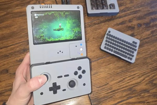 This handheld x86 mini-computer is heading to Kickstarter with swappable accessories and 4G LTE