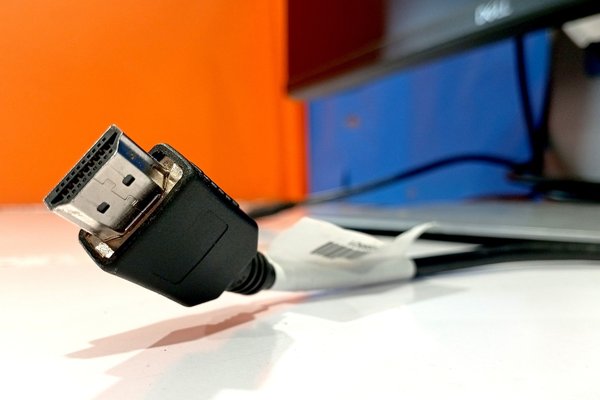 4 Warning Signs That Its Time To Replace Your HDMI Cables