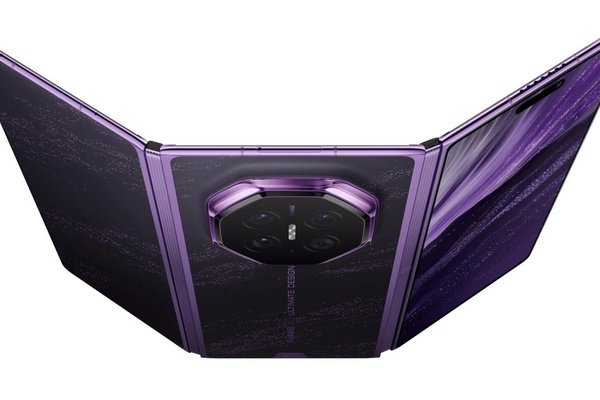 Samsungs Privacy Display and TriFold merge in the Huawei Mate XT2