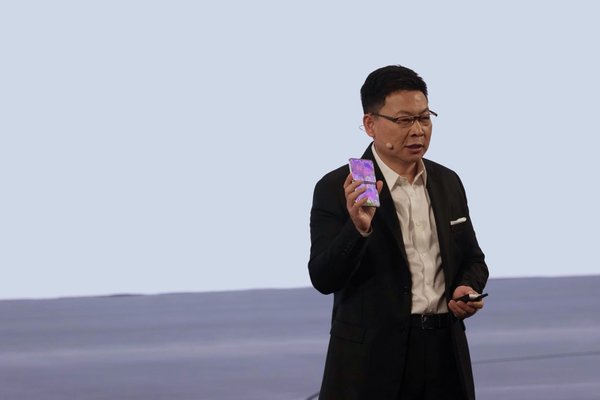 Huawei Unveils $1,000 Foldable Phone Powered by HarmonyOS 5