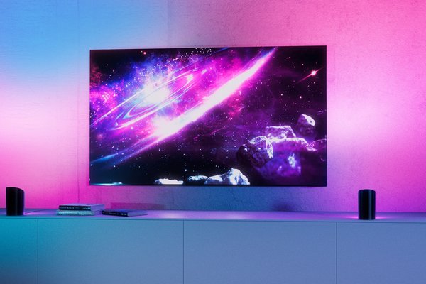 Philips Hue Revolutionizes Lighting with AI-Powered Wall Washer