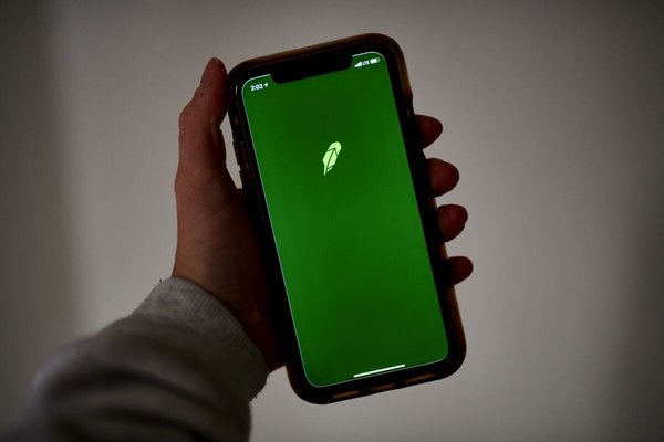 Robinhood Expands into Indonesia, Acquires Local Brokers Amid Retail Investment Surge