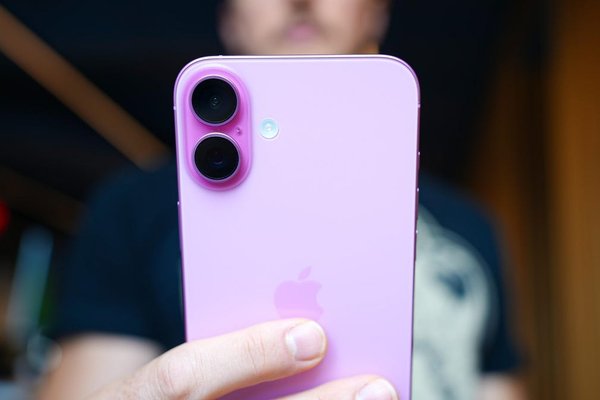 How to Boost Your iPhones Battery Life After iOS 18.3 Update