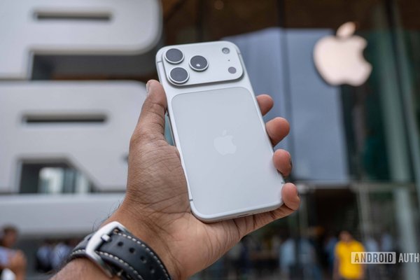 Apple becomes Android: iPhones could soon work better with third-party smartwatches
