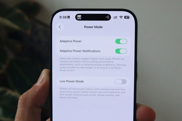 How Much Battery Life Does iOS 26s Adaptive Power Feature Really Save?