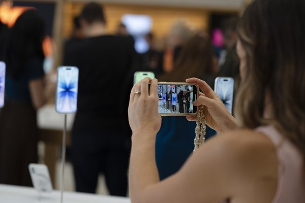 Apple To Boost iPhone 17 Production Due To Strong Demand