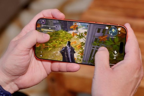 The Apple iPhone 17 Pro Keeps Cool While Playing the Hottest Mobile Games
