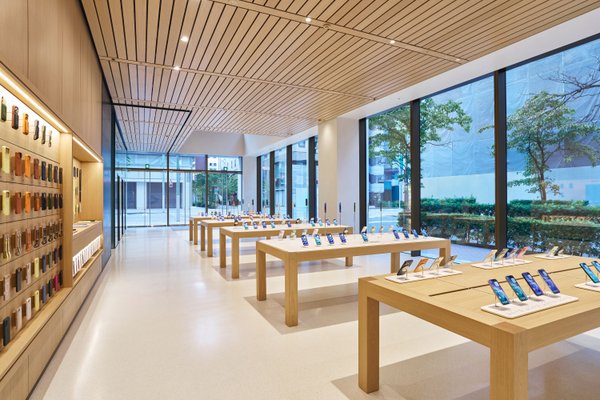 Heres how Apple Stores are combating iPhone 17 scratches