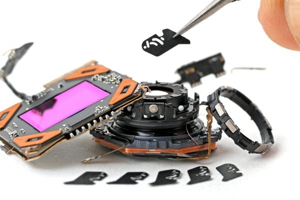 iFixit tears down iPhone 18 Pro, explores variable aperture, finds concerning repair issue