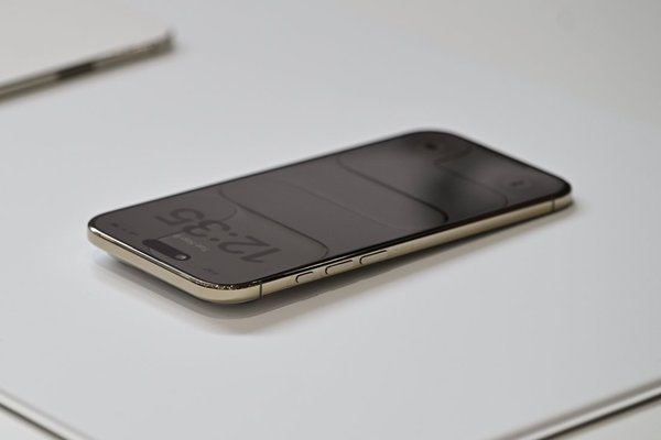 Glass-heavy iPhone 20 borrows from iPhone Air, gets better cooling