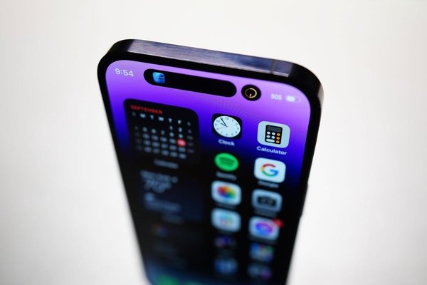 After 2 years of charging my iPhone the Apple way, the results shocked me