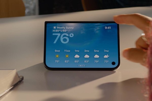 Apple Exec Says Hold Us Accountable on iPhone Duo Crease