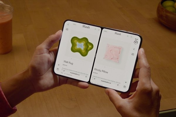 Apple is Investigating iPhone Duo Screen Cracking Issues