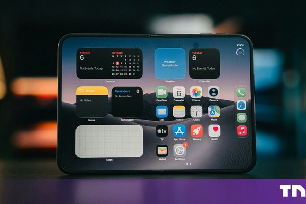 Apple will replace iPhone Duos with failing inner screens