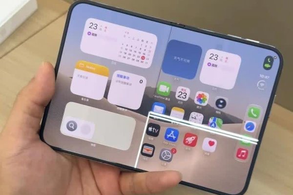 The iPhone Duos screen is cracking in the same weird L-shape for multiple owners