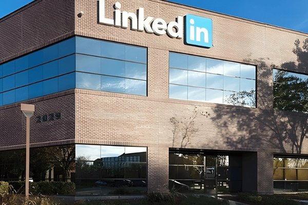 LinkedIn is secretly scanning your browser for 6,000 extensions, and you werent told